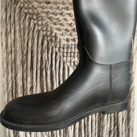 SINGLE RIGHT SHOE - Burberry Riding-Style Rainboot with Leather Strap - Picture 8 of 13
